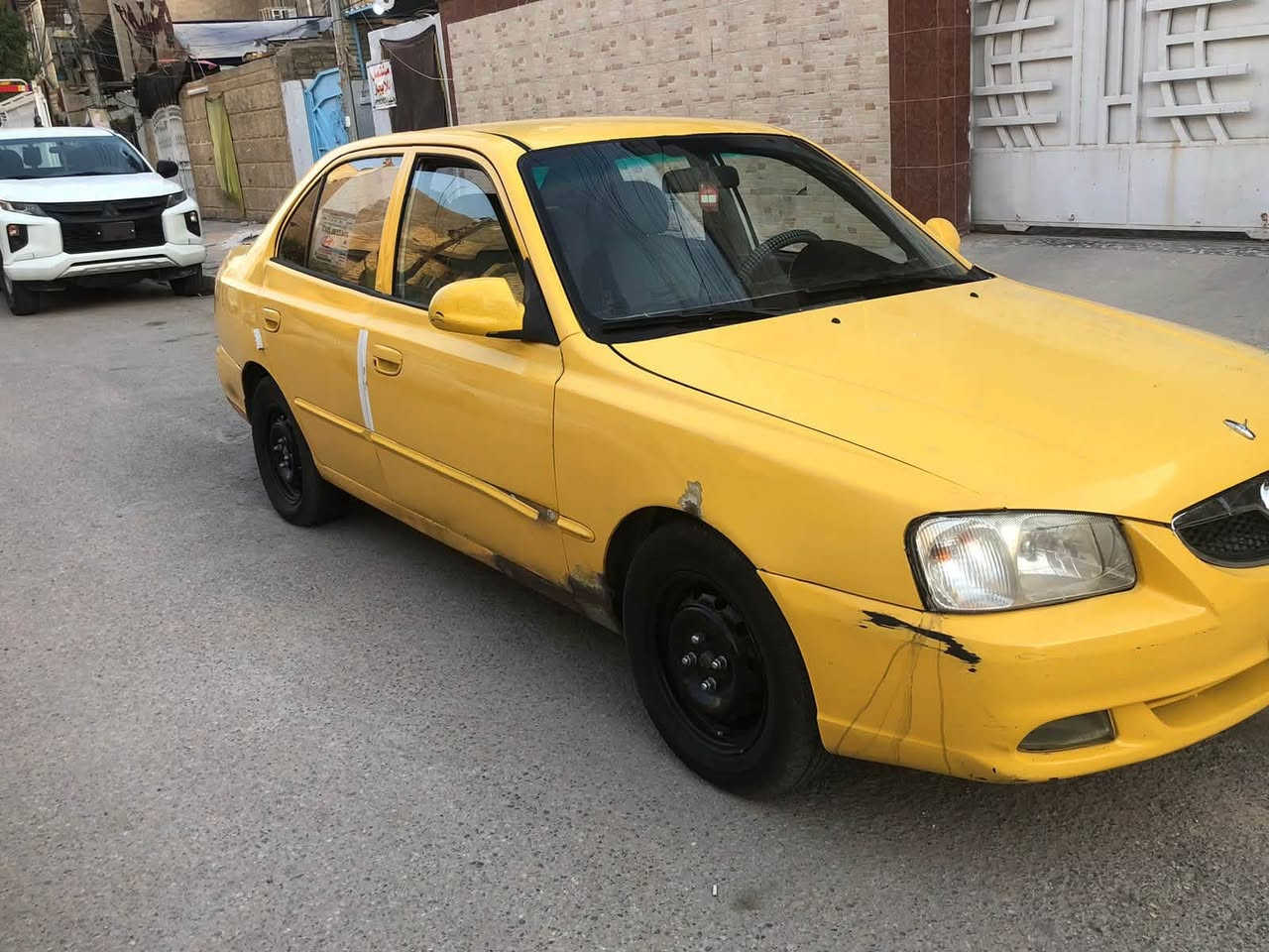 السلام عليكم فيرنا موديل 2003 رقم بغداد الماني
كير اوتوماتيك محرك 1600 سيارة حاليا متوقف 

التحويل لازم ترجع تنصبغ لون ابيض يعني خصوصي

فقط تصبغ وتحول كل شكال مابيه سنويه مامنتهبه

سيارة بيه نواقص بسيطه سعرها ب 37 ورقه 

العنوان بغداد / ألشعب / مجاور جامع وحسينية 

المصطفى/ رقمي *********** وبي واتساب.
