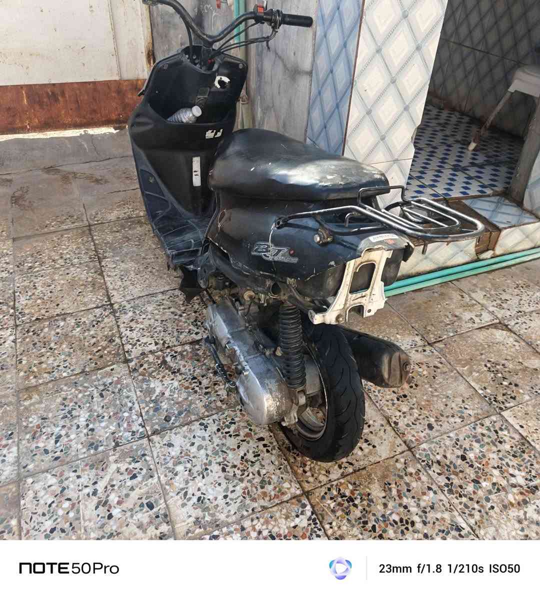 سلام عليكم شباب دراجه للبيع دراجه حلوه وجاهزه كلسي ماعوزهاا شلعه ومعدل طير توايرهاا نضاف جدد مكينه مفتوحه مره وحده سعرهاا 130 وبيهاا مجال حك. جيه عنوان حولي الاف دار  ***********

نص مكتوب في الصور:
- NOTE50Pro 23mm f/1.8 1/337s ISO50
- NOTE50Pro 23mm f/1.8 1/210s ISO50
- NOTE 50 Pro 23mm f/1.8 1/201s ISO50
- NOTE 50 Pro 23mm f/1.8 1/186s ISO50