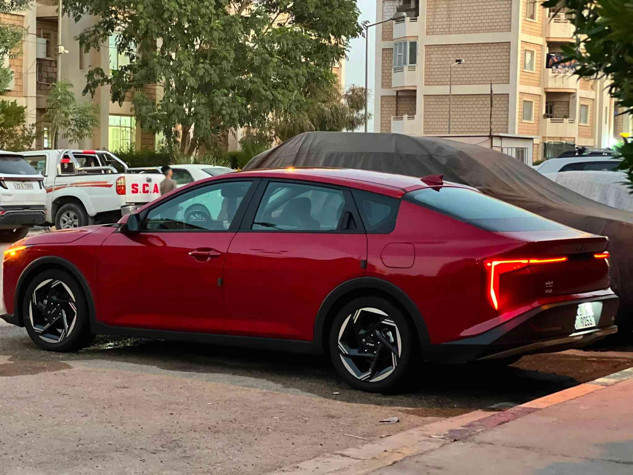 السلام عليكم
كي فور للبيع مديل 2025ex
رقم بغداد بسمي هزه جديده 
حادث كلين تايتل فقط دعاميه اماميه مفتوحه وراجعه نفسها مكفوله من الصبغ وبارد وتبديل بدون ايرباك محرك 2000دوش 
المواصفات 
بصمه 
بصمه أبواب 
جنطه ذكيه 
كشنات كنتاره
تبريد شاشه 
شاشه دجتال متصله 
كيجان إكترونيه 
شاحن واير ليس 
شاشه كار بلي 
اوتو هولد 
سايد بريك بصمه 
رادار امامي خلفي 
سياقه ذاتيه 
تحديد مسار 
نقطه عمياء  
تشغيل عن بعد 
ويل 17كروم 
نظام ترحيب 
سستم صوت 
بك لايت لد 
لايت 3عدسات بلادي 
سونار بيه مذكور بل منشور
الشراي يتصل  
كل التفاصيل مذكوره مكاني حله السعر  اتصل علا الرقم وبيك خير وتدلل ***********
