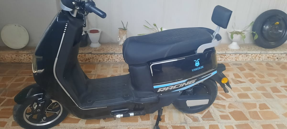 للبيع اوباما بوليسي 4نمر سرعه ٨٠ حسب الوزن 6 بطاريات شرط الفحص وكلو شرط على فحص السعر 600 وبي مجال للطبين والشراي يخابر ***********
