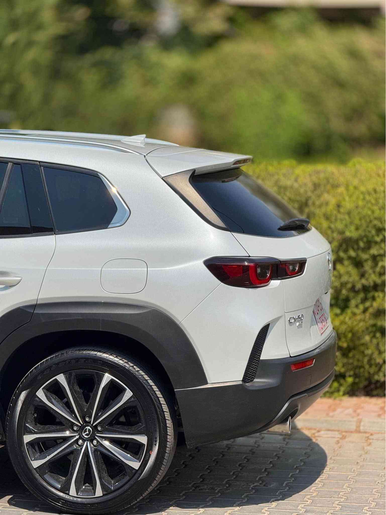 MAZDA CX50 2025
مازدا CX50
2025
‎مكينه 4 بستون 2.5 SKY ACTIVE
ماوه ي روشتن ته نها 3 هه زار
شاشه كاميرا رادار
ده بل اكسل AWD
کوشن گەرم كوشن جلدو شاموا
كوشن كاره با
‏NAVIGATION ,WIFI,GPS,AWD,Carplay
 سوكان هيتەر. 
رادار پێش و دوا لا ته نيشت 
بريك به سمه
.ئۆتۆ هۆڵد. ئۆتۆ ستۆپ
. سنوق شەفت لایت لید و زينون
 سیستەمی دەنگی بۆس. ئێم پری فایر.
 سێ مودی لێخوڕین  نۆڕماڵ سپۆرت ئۆف ڕۆد.
بي بوياخه بي تعديل بي شوخت  پيش و دواي كه پسه
ته نها
1 دەرگای دوای سایەق کراوە بە بیلاد یەک پەڵە ساردیش هەیە لەسەر چەمەلەخی پێشەوە 
ژماره كاتي 90 روژي تياييه بو كاتي ره قه م
📍شوين سليماني 
*********** السليمانية, العراق

نص مكتوب في الصور:
- Photo