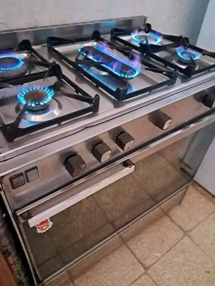 تقدم اليكم 
ورشة الآخرين الصيانة والطباخات الموقعية 

صيانة وتصليح وتنظيف جميع أنواع الطباخات الغازية
بأيدي خبرة وشغل مضمون ✅

✔ تنظيف شامل وإزالة الدهون
✔ تصليح جميع الأعطال
✔ صيانة موقعية — نجيكم لباب البيت 🚐
✔ توفير قطع غيار أصلية

خلي طباخك يرجع مثل الجديد ✨

📞 للتواصل والاستفسار:
واتساب + اتصال 
***********
