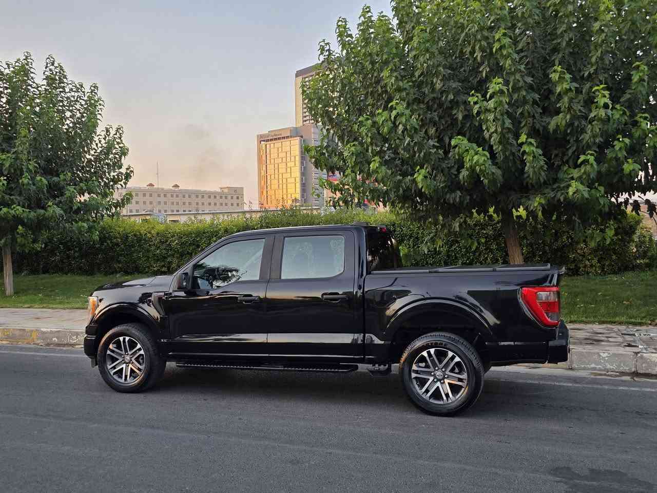 #للبيعf150
2022 stx
V8 5.0

السعر: 255$$$

ماشيه: 76 كم 
دبل أكسل(4x4)
قفل أكسل
٨ سلندر 
كير تعليك
كير 10 نمر
٢ مفاتيح
حساسات خلفية
تبريد مركزي
كاميرا خلفية دوارة 
مرايات هيتر
رادار امامي
رادار خلفي
٤ تايرات جديدة
دواسات بانزين&ستوب كهربائي
لايت ليد داخل بودي 
باب طويل بودي قصير (المرغوب)

كير و محرك و أكسل حدادية كلة بشرط

صبغ ٥ قطع بدون أرباك بدون دواخل بدون شاصي حادثها صطحي

مكان سيارة أربيل
للاستفسار: ***********
فقط بيع بدون مراوس
