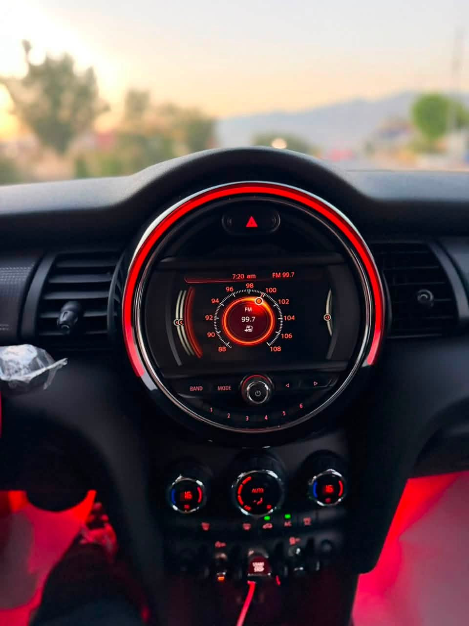 🆕 MINICOOPER S🏁 NEW 2018 مينى كوبر
-محرك (1.5) لتر 3 أسطوانات تيربو مامفتوح 

السياره كلها شرط من الدعاميه للدعاميه .. 

ماشيه:-70 الف    .. 

مواصفات فول ١/١  عدا بانوراما 

*كاميرا

*رادار حساس ٣٦٠ درجة و اوتو بارك

*كشنات جلد    واسود 

*دشبول قماش و LED

*تشغيل عن بعد

بعد بيها هوايه مواصفات

سيارة جاهزة للستخدام🆗نظيفة و مرطبة ب ريحة وكالة ✅
رقم سنويه هزه كلهن جديدات

بنسبه حادث سيارة كلين   

صارت بالعراق طخة بسيطة بالباب خلف السكن🤍 السعر 119 وهذا الرقم ***********
