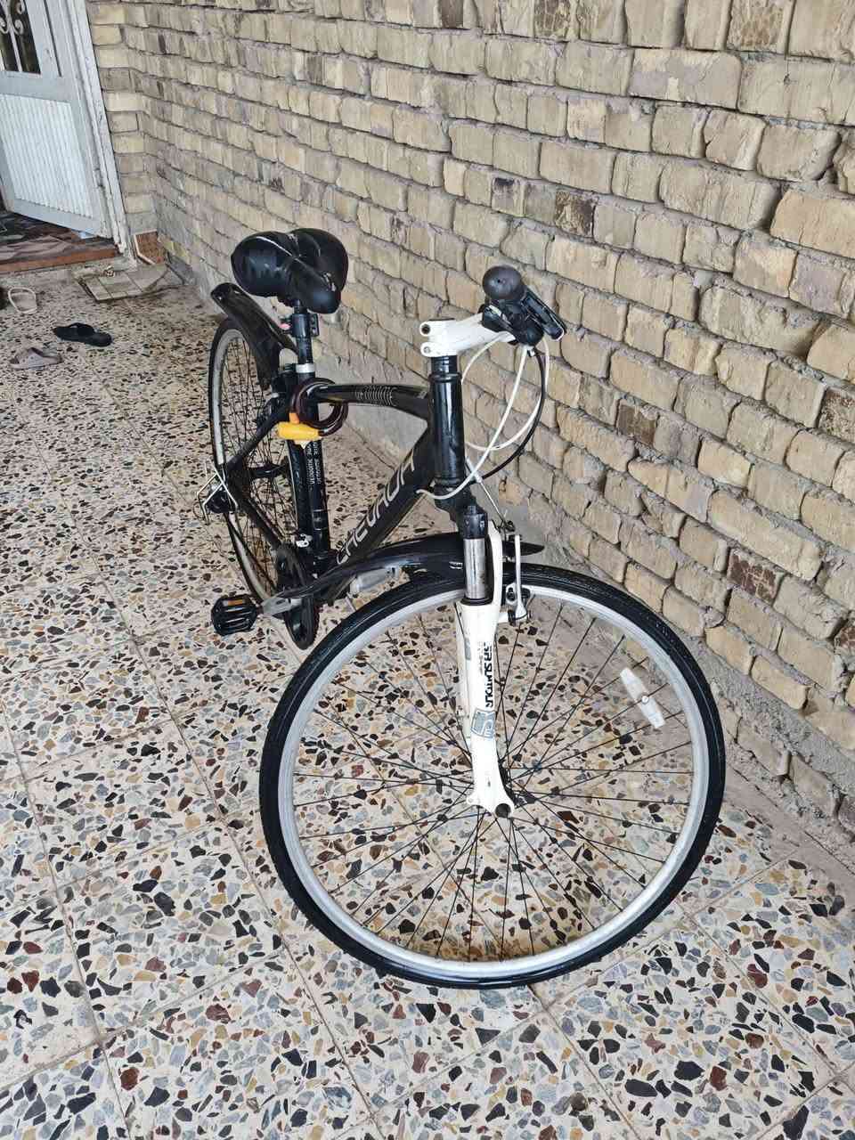 بيسكل ياباني للبيع بعده جديد وكلشي شغال بي سعر 125وبي مجال مكان ابو رمانه ***********
