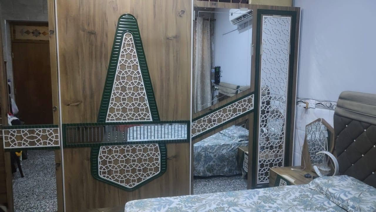 غرفة نوم للبيع نضافه 90 بالميه العبيدي السعر 750 بيها مجال للاتصال ***********

