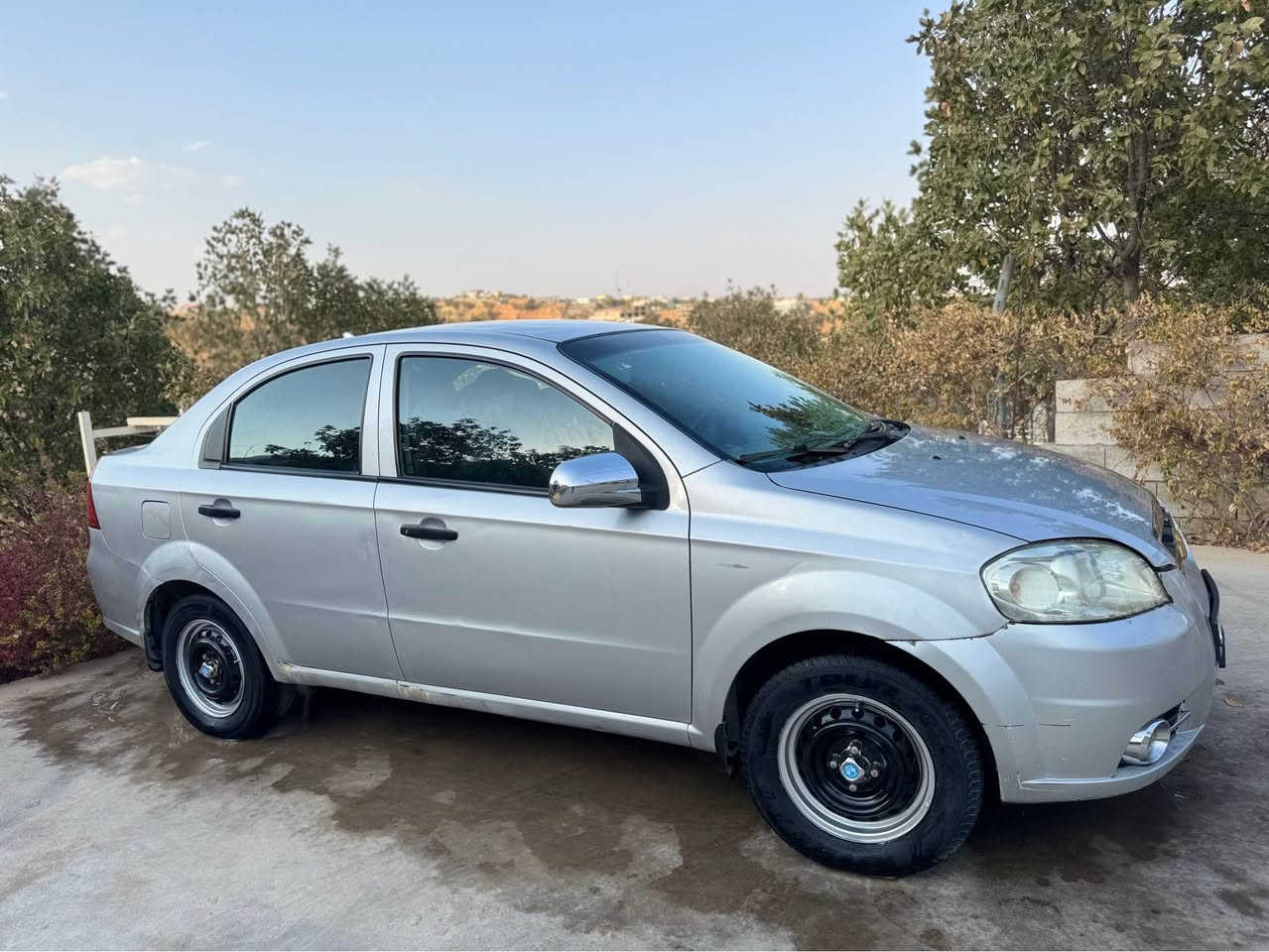ئەڤیۆ ٢٠٠٩ مەکینە گەورە خوار بازار 🔥🚙
گێڕو مەکینەو سەرف و بوخاروتەقەو ڕەقەو هەموو گیانی بەشەرت تەبرید لەجێیا 🥶 گێڕ عادی مەکینە کەپس کامل مەسرەف کراوە ( نۆزڵ و پلاک و بەردی ساڵانساو بەخاخ و کامل حاسەکانی و پاتری و چوار تایەی تازەی بۆ بەستراوەو ڕۆن و فلتەری تازە و دەبەی ئاوی تازەو خازی تەبریدی تازە تێ کراوەو قایشی تایم کێسی گۆڕدراوە) هەموو مەسرەفێک کراوە بەس سایەقێکی ئەوێت 🕹️👨🏻
بۆیاخ //// بەس بۆنیت بۆیاخ بەبێ ناو لەسەر گەڕی بۆیاخم کردوە . دەعموو ناوگرتنی نیە کاڵ بونەوەی نیە سەقفی کەمێ تەرزەی هەیە وەک ئەڤیۆکانی تر . 
تەنها سەنەوی بەسەر چوە ڕەقەمی تازەیە بەشەرتی خرامەو تەحویل و هەموو شتێک. 
هەمموو زانیاریەکانم نوسیوە بۆ پەیوەندی👇👇
نرخی 💵💵 (٥٥$) وەرەقەو مەجالی کەم 
*********** سلێمانی السليمانية, العراق

