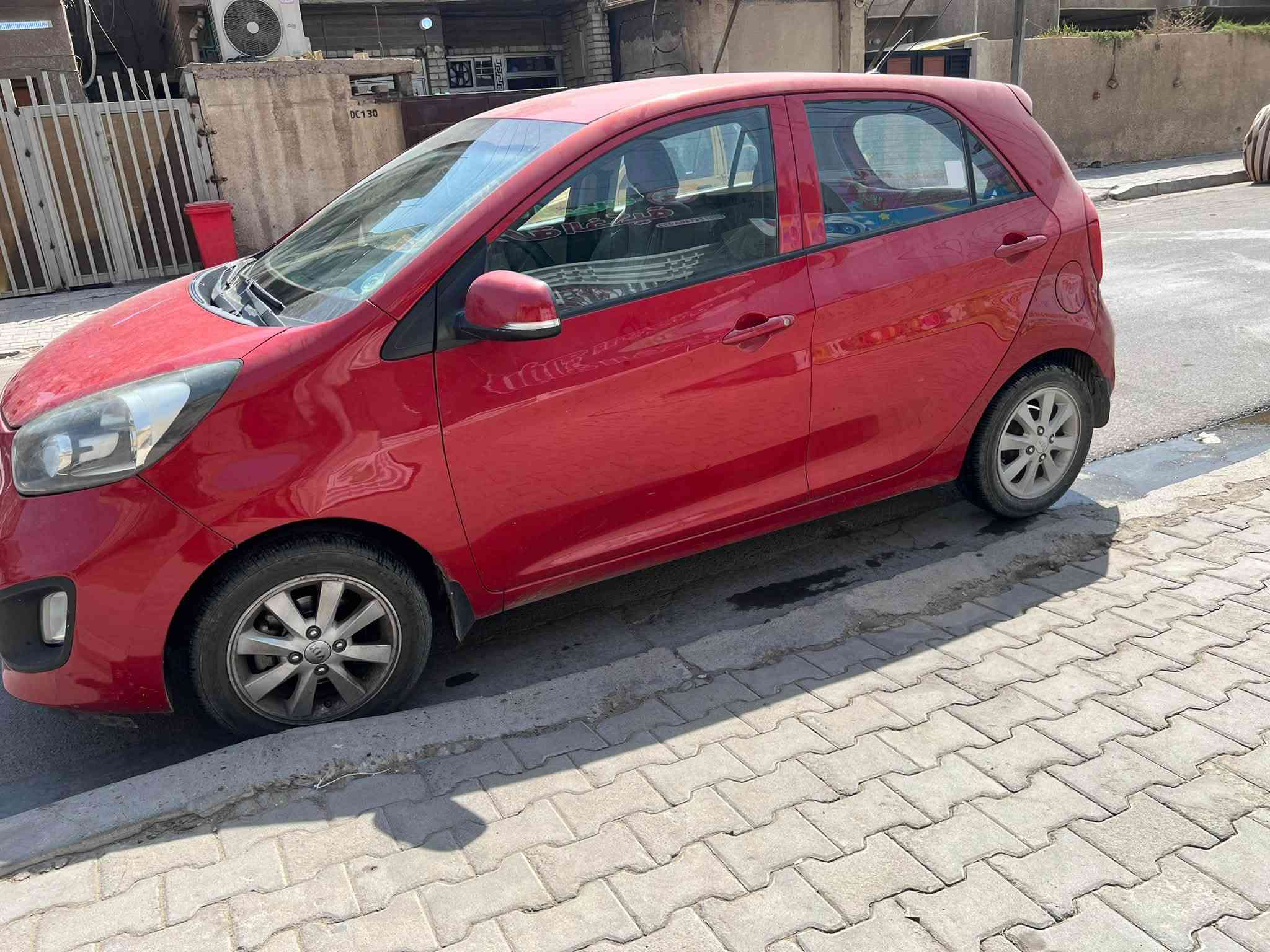 السلام عليكم 
للبيع فقط
كيا بيكانتو ٢٠١٤ خليجي ماشية ٧٠ بيها مكانات صبغ اثر طخات خفيفة بدون دواخل بدون تبديل  
محرك ١٤٠٠ دوش  كير  محرك تبريد  خير من الله 
رقم بغداد باسمي 
السعر المطلوب ٧٧  وبيها مجال الجاد بالشراء يخابرني ويدلل مكاني بغداد/الدورة/المهدية الثانية 
***********  
 ابو علي .
