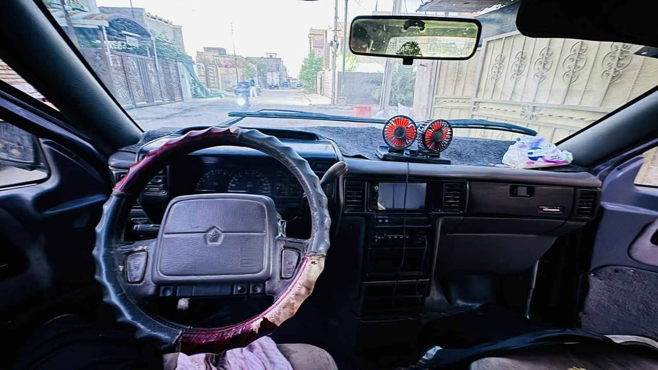 السلام عليكم سياره دوج 7 راكب موديل 1991 تبريد يشتغل ثلاجه سياره خير من الله نظيفه  مسجل شاشه لمس  محرك 3300 كير اوتماتيك رقم بغداد انكليزي   سياره سنويه جديده وباسمي  السعر 36 بيها مجال رقم *********** بغداد, العراق
