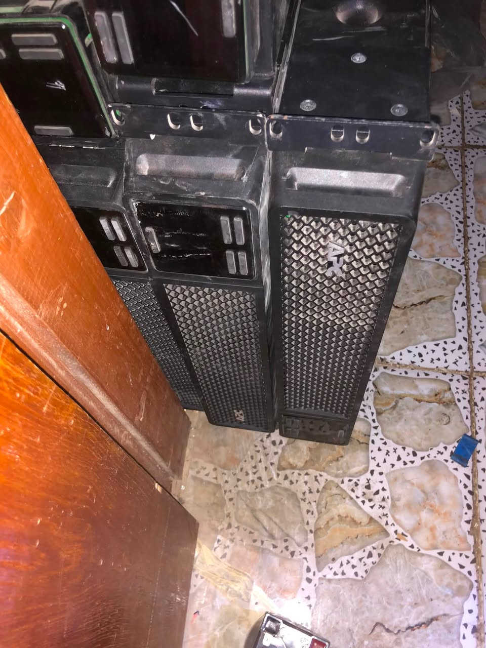 جهاز اون لاين كامل بطاريات اصليه انتاج حديث حجم جهاز 6kv نوع Apc 6kv.  سعر جهاز ٤٥٠ الف نهائي قفله بغداد يوجد تواصل ***********

