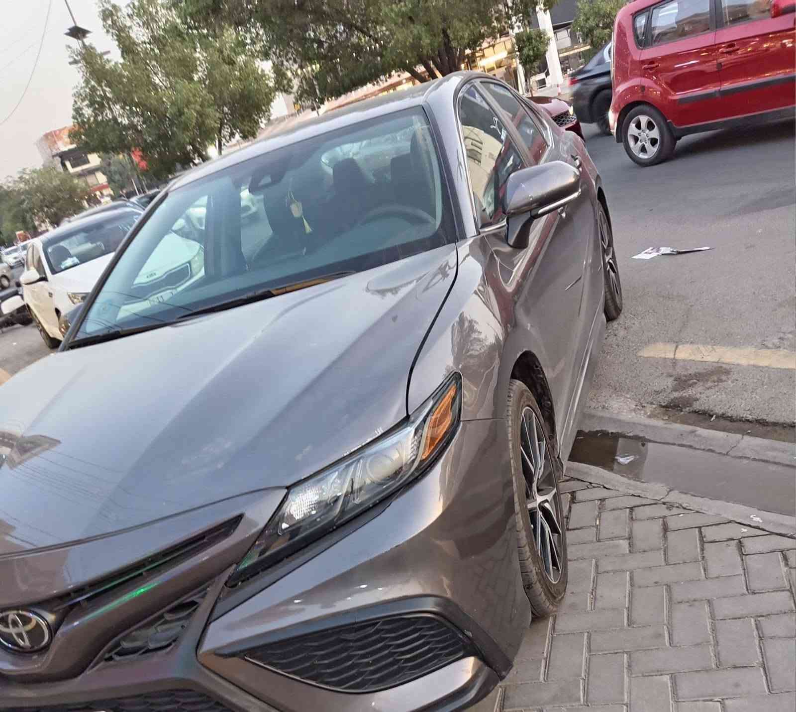 السلام عليكم للبيع كامري                                                  موديل 2023                                                                 وارد أمريكي                                                                    ماشيه 48الف                                                      موصفاتSe                                                                     كش جلد                                                                               كشن كهربائي                                                                   تخم تاير جديد                                                                 صدر جديد                                                                   السيارة ما نقص شي                                                      حادثة دعاميه                                                              المكان بغداد العامرية                                                       للتواصل ***********

