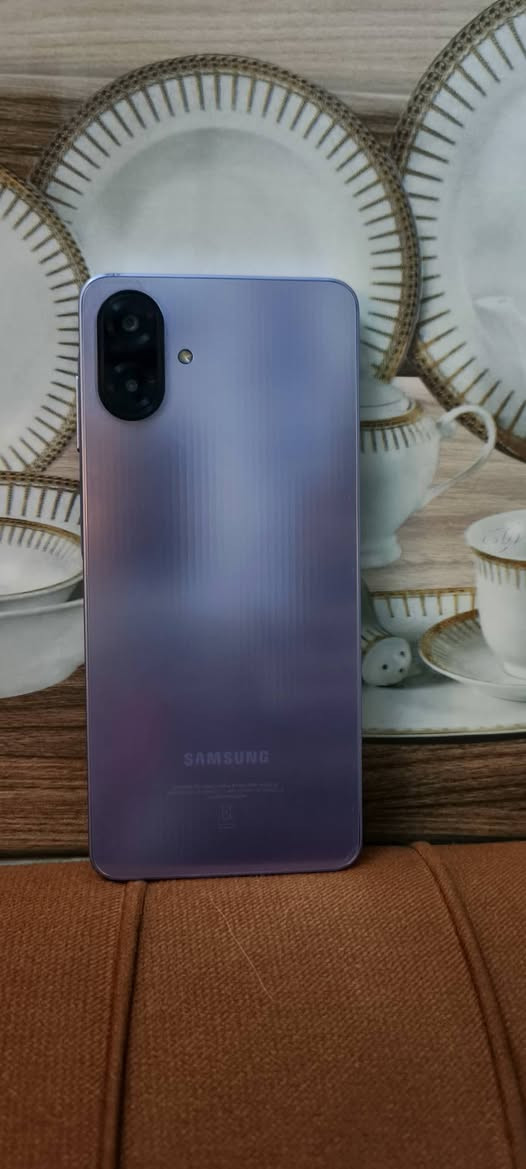 السلام عليكم شباب 
Samsung Galaxy A07 
الشاشة : 5.1 إنش Super AMOLED الدقة :

1440 × 2560 المعالج : 8890 Exynos الرام: 4GB الذاكرة الداخلية : 32GB دعم microSD نعم الكاميرا الخلفية : 12 الكاميرا الأمامية : 5MP البطارية : 3000mAh الشحن شحن سريع والاسلكي البصمة موجودة مقاومة الماء والغبار IP68 الشريحة : Nano - SIM الشبكات 4G LTE نظام

التشغيل Android
 الجهاز مستخدم اخو الجديد  و ما مفتوح و نضيف والشاشه ما بيها شي ولا مشخطه الشخوط فقط باللزكه 
السعر: 150 الف وبي مجال 
المكان: بغداد حي الجهاد
الرقم:‏‪***********‬‏
