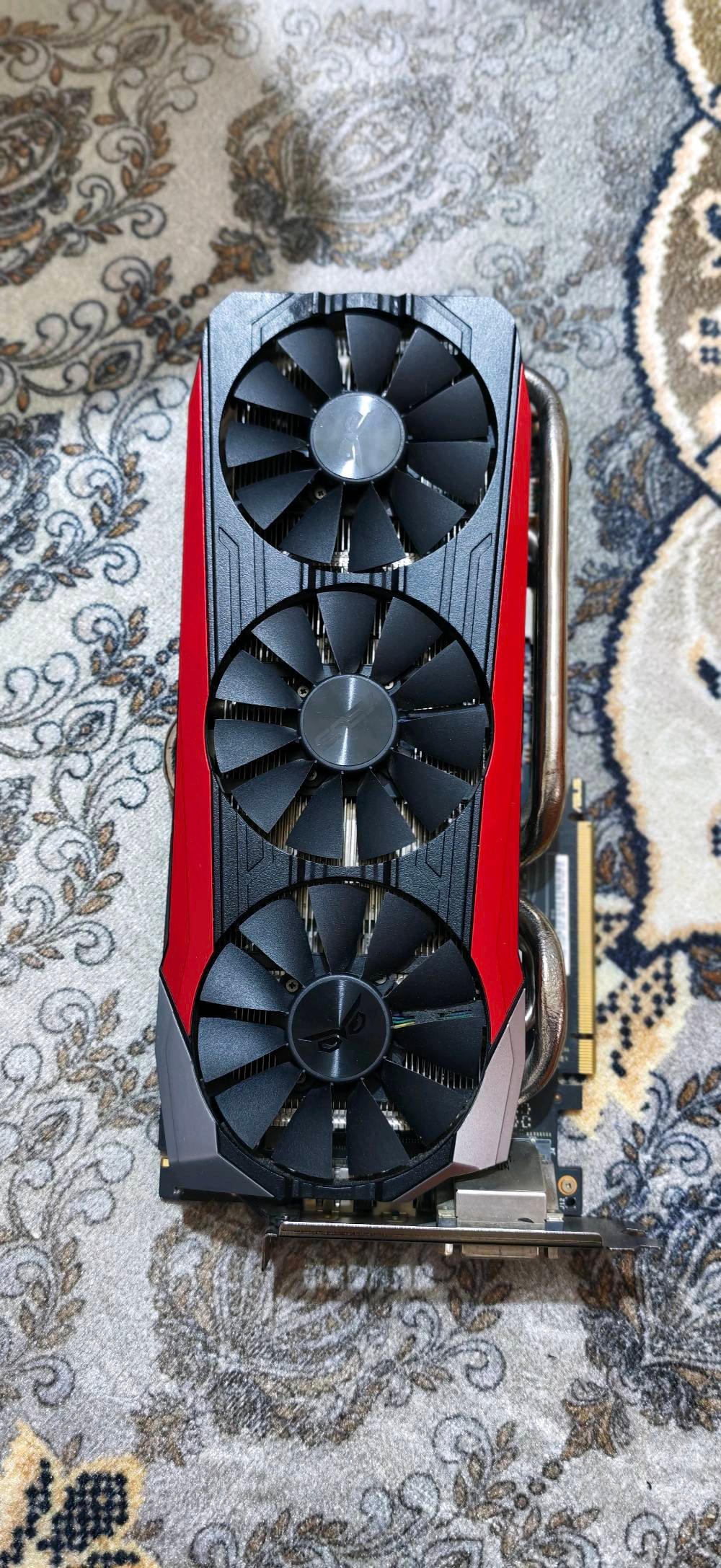 السلام عليكم 
عندي كرت شاشة للبيع مستعمل ASUS ROG Strix GeForce GTX 980 Ti 
السعر مع التوصيل 125 الف الرقم للتواصل *********** سبب البيع طوريت لكرت rtx 3060