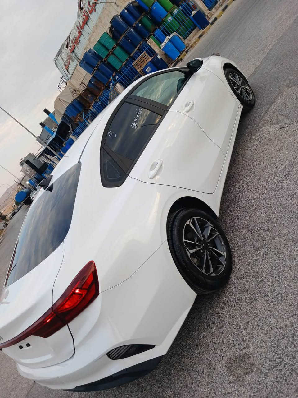 فورتي 2024  وارد امريكي دخول جديد
مواصفات نص فول  رادار تحديد مسار كار بلي 
ثلاث انضمة قيادة 
محرك / 2000 دوش 
ماشيه / 34 الف ميل 

بجم كبس حادثهة موضح بلصور بدون قطرة صبغ 
( بارد بلجاملغ وحافت الباب فقط بدون ايرباك ) 

مكاني / بغداد 

السعر / ١٤٨ ورقة وبيهة مجال

للاتصال / ***********
