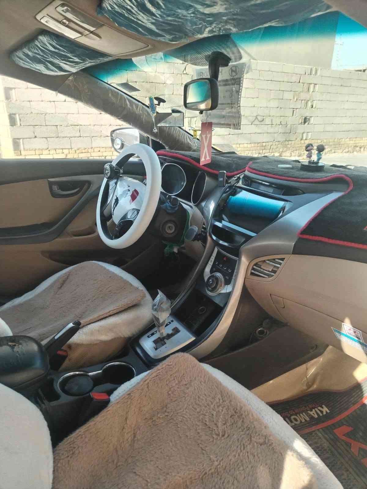 سلام عليكم النتره خليجي مديل 12 مكينه 1800 ضربه الجاملغ الخلفي بدون عابر حداديه قبل شهر سويتهه تبريد ثلج  سياره احله من الصوره  السعر 95 وبيهه مجال مكان رميثه ستفسار اكثر انتصال ***********

