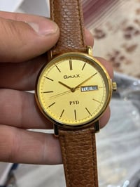 Omax ١٩٤٦ • حركة كوارتز • جلد طبيعي