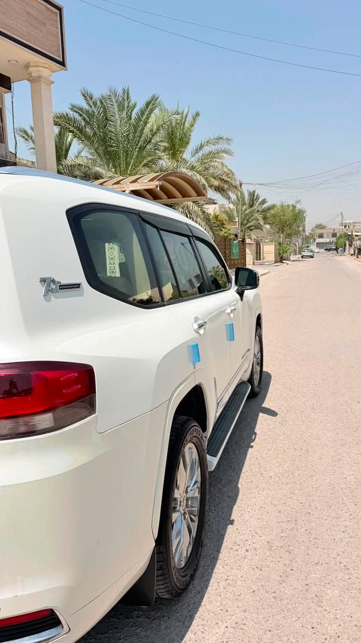 لاندكروز  22 تنفس طبيعي
رقم بغداد ب اسمي الانكليزي الجديد
جنطه شفط
٣شاشات ام تطبيق
بصمه ابواب
ويل كب مال فول
ثلاجه
سايد بريك بصمه
حساس امامي خلفي
تحكم ستيرن
طفايه حريق
السياره كفاله عامه ماشيه 77
السياره ما ناقصه برغي وشرط الفحص من كل النواحي حداديه كير ومحرك جديد
شباك اصلي مال 24
مكان السياره بغداد الزعفرانيه
السعر :520 
الاتصال فقط على الرقم ***********
