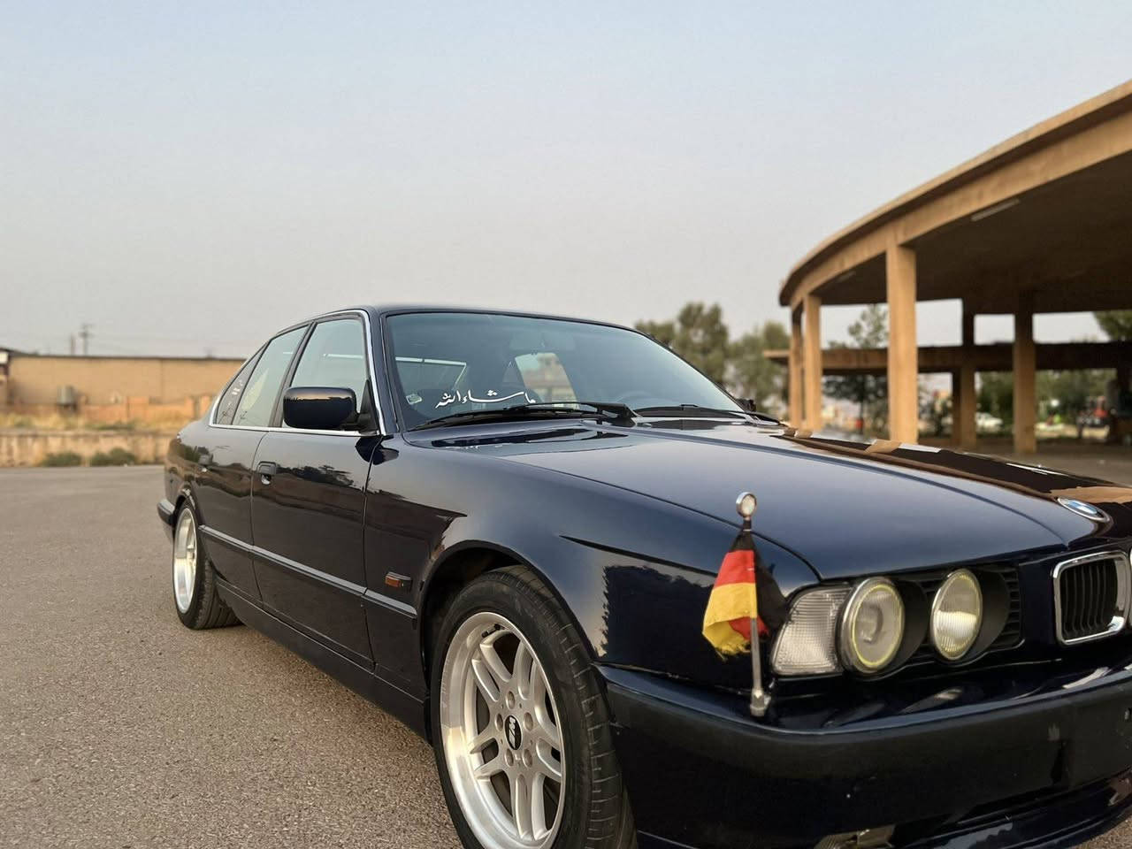 سەرەتا بەناوی خودای گەورە BMW525 ئاڕم پلاستیک هەولیر مۆدیل 1992 فول فولە بەس سڵای نیە گیڕ تۆماتیک کوشین جڵد پیش پان لایت بیلاد تەبرید سارد گەرم بەشەرت  بیلیدران هیج هیجی پیوە نیە هەموو گیانی بیلادیە دەسکاری نەکراوە سەیارەکە بۆیاخی نەبوو بۆخۆم پەمم کردۆتەوە گیڕ مەکینە کارەبای لیدران ئاڕمی هەموی بەشەرت دەفرۆشم سەیارەکە هەموو گیانی لەسەر بیلادی ماوە جەگ سپیر کامل شتی بیلادە *********** كويسينجاك, أربيل
