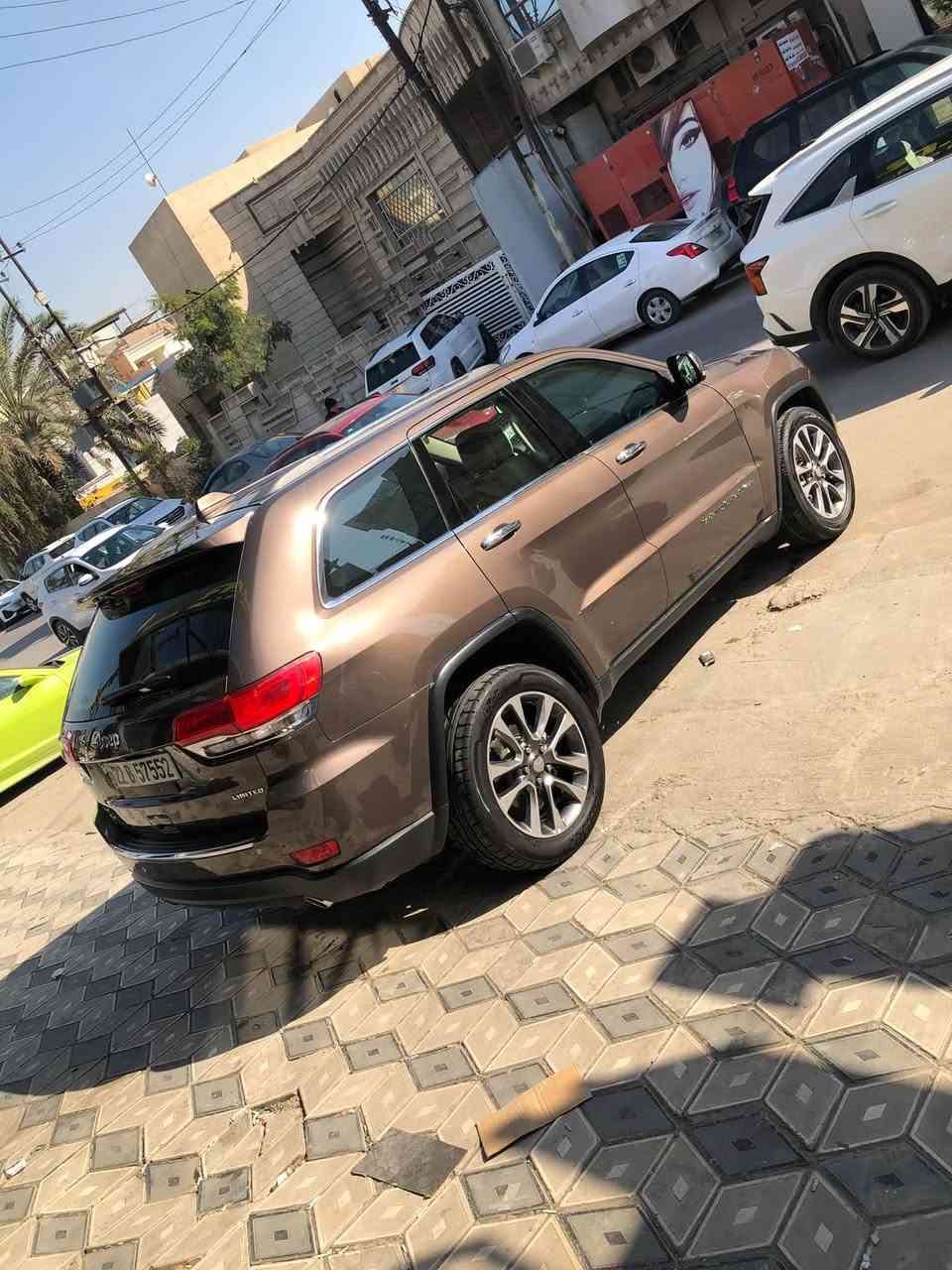 السلام عليكم
للبيع جيب 2018 خليجي وكالة هارلم دبل بصمة 

 السياره لمتد بلص

الممشى 62 الف

اللون قهوائي يجي فقط بالخليجي 

السياره فول مواصفات ١/١ ٣ شاشات وبانوراما وباقي المواصفات المعروفة السياره كفالة عامة ومغلفة ppf ضمانه ١٠ سنوات وباقي السياره كفالة عامة من كلشي

السياره رقم اربيل بأسمي السعر (265) وبيها مجال للشراي 

مكان السياره بغداد والشراي يتصل ويجي للاستفسار الاتصال على 

***********
