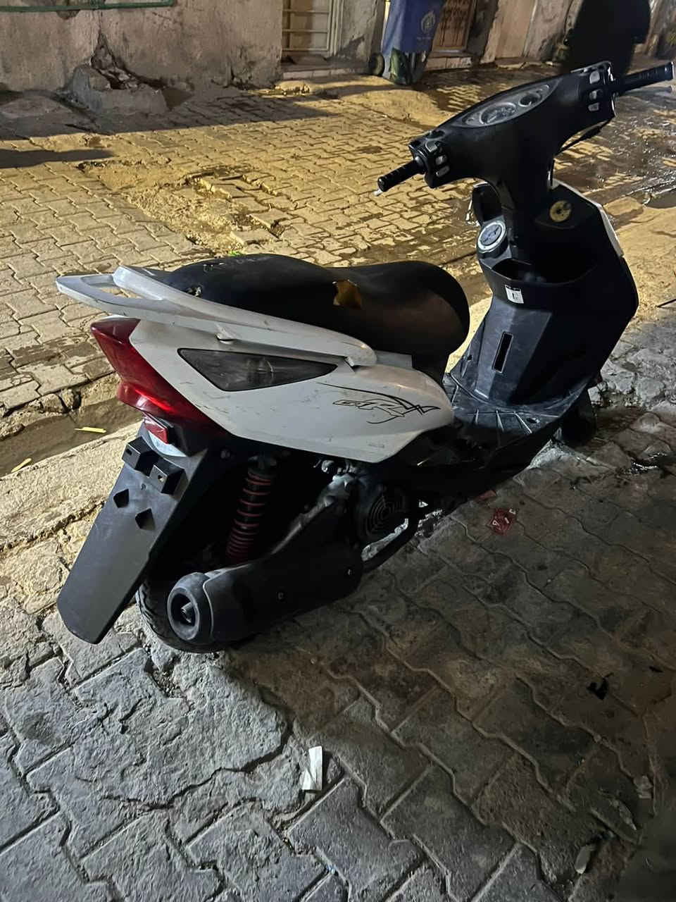 سلام عليكم دراجه ثعلب محرك مكفول دراجه جديده صاله شهر نازله من الرمبه رقم الهاتف *********** سعر 750 وبيه مجال
