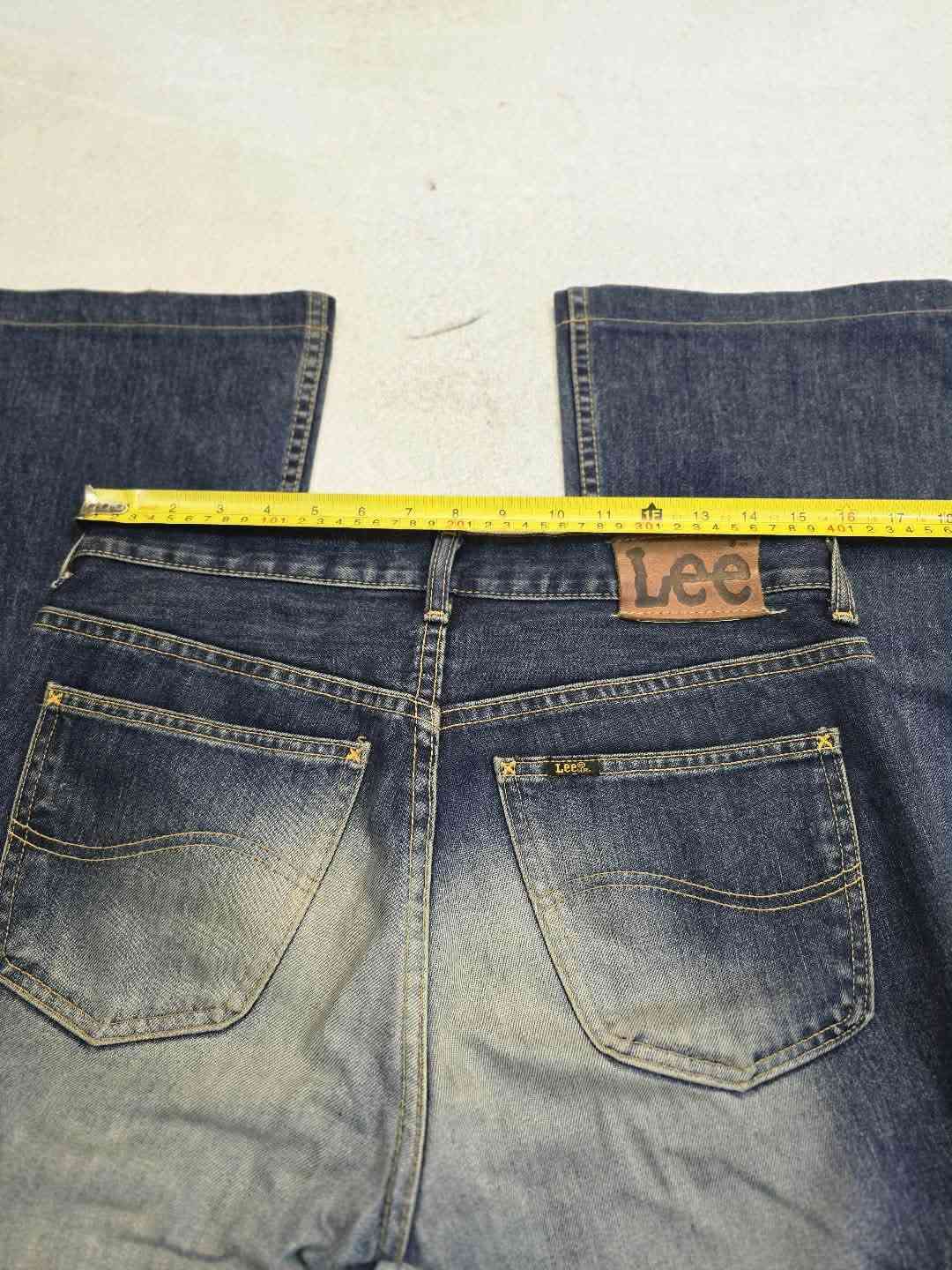 بنطلون جينز لي| vintage Lee Jeans
النظافة 100% 
القياس 32 
السعر 30 الف 
للحجز خاص او عبر الواتس اب ***********
