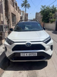 ​🚨 للبيع: تويوتا راف فور (Toyota RAV4) - فئة XSE HYBRID 🚨 ✨ السيارة بح...