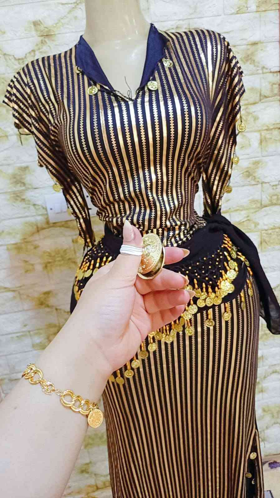 ملابس • للبيع