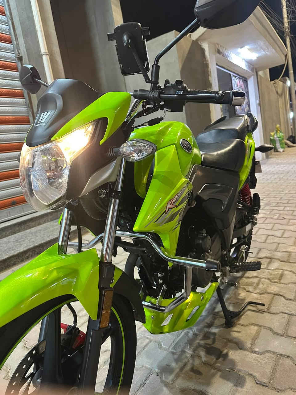 سلام عليكم
هاوجي للبيع موديل23

مسجل بأسم محمد مزهر 

مبدل شاشه 

سعر 18بي مجال 

***********
