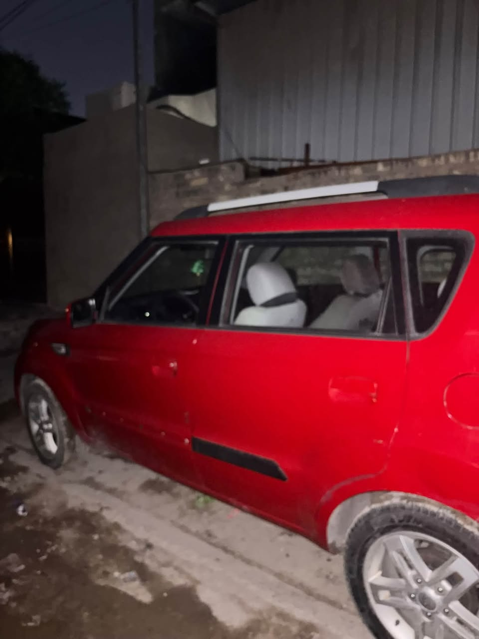 سياره صول مديل ٢٠١٠ خليج محرك ١٦٠٠ نظيفه ربع قطعه صبغ الجاملغ الخلفي ماشيه ٥٥ الف رقم بغداد الرقم ***********
