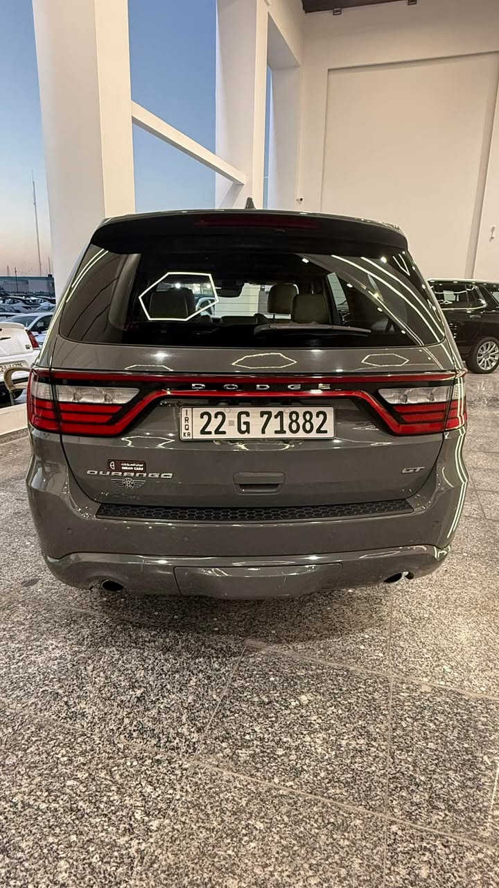دوج دورانكو جي تي بلص .
الموديل : 2022 (خليجي  ). 
المحرك : V6.  3.6L . 
العداد : 59 الف mi.
اللون : اسمنتي . 
الرقم :اربيل  تحويل او وكالة  

المواصفات : 
.........----.........
* 7 راكب .
* رادار امامي مع مانع تصادم. 
* تحذير الخروج عن المسار . 
* تحذير النقطة عمياء  .
* نظام تحذير عند التقاطعات.  
* نظام تقليل الضجيج داخل المقصورة. 
* شاحن موبايل وايرلس. 
* تعديل وضعيات مقود السائق كهربائيا. 
* مرايا تعتيم ذاتي. 
* نظام الصوت من الپاين 10 سماعة. 
* ويل كروم قياس 20 انج.
* فتحة سقف سلايد .   
* شاشه كبيرة 10.1 انج . 
* نظام الخرائط (GPS).
* كير شفتر بالستيرن. 
* كاميرا محيطية 360 درجة. 
* المصابيح الأمامية LED.
* كشافات الضباب LED. 
* دخول ذكي. 
* بصمة ابواب .
* تشغيل بصمة .
* تشغيل عن بعد.
* الصندوق الخلفي كهربائي.
* فرش المقصورة الداخلية من الجلد الفاخر.
* ذاكرة لحفظ وضعيات الجلوس للسائق. 
* المقاعد الأمامية كهربائية.
* المقاعد الخلفية تدفئة.
* حساسات امامية. 
* حساسات خلفية. 
* مكيف خلفي مع وحدة تحكم منفصلة. 
* تدفئة ستيرن. 
* مانع تصادم خلفي.
* بلوتوث تلفون. 
* محدد سرعة. 
* نظام سبورت .
* نظام ايكو اقتصادي.
* نظام اوتو ستوب .
* نظام مانع للانزلاق. 
* نظام التشغيل والاطفاء الاوتوماتيكي ( Auto Start System ).
السيارة جديد ة كفالة عامة من الدعامية للدعامية 
مغلفة ppf بالكامل 
جي تي فول مواصفات 1/1 
السعر /350$بيها مجال قليل 
350 ورقة 
بيع او مراوس 
مكان السيارة/البصرة
***********
