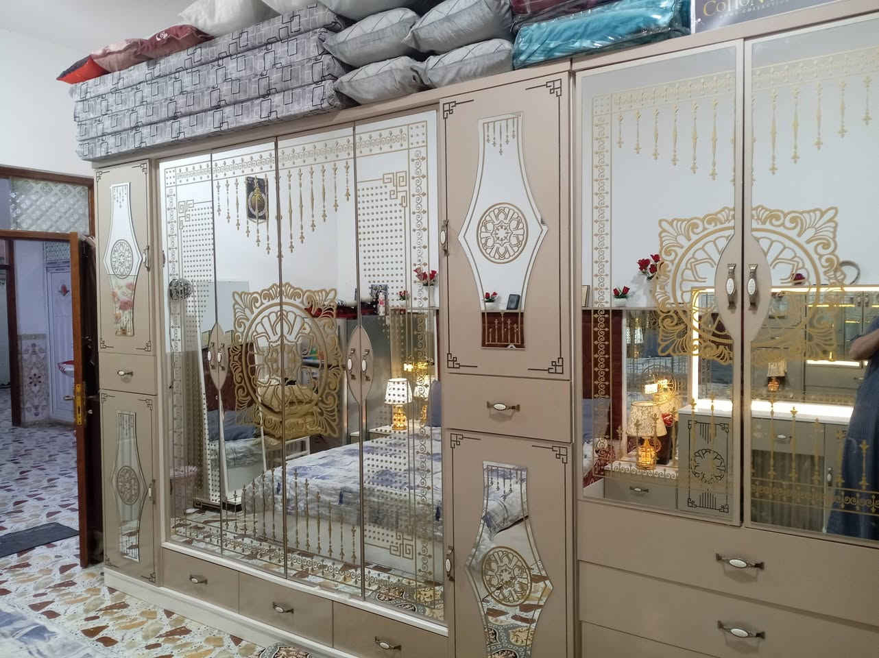 سلام عليكم
غرفه تركيه ٧ قطع

جديده

***********

صاحب الغرفه
