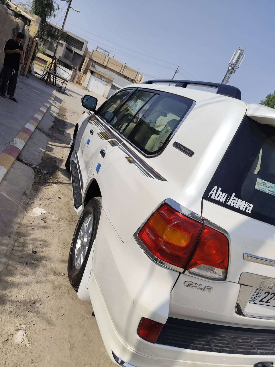 يا الله     السلام عليكم بيع مستعجل
لاندكروز GXR  2010.  
رقم اربيل باسمي  تحويل او وكالة  
كفالة عامة من الضربه صبغ اثر بطش قديم الشبر فقط باقي كفالة عامة السيارة علة بلادهة مال جناي بشرط كير ومكينه مكينة مكفولات 
جاهزة من كلشي تبريد تخم تاير كهربايات 
صدر امامي خلفي مكينة كير لا تنقيص ولا تبخير   موصفات.
( بصمة ،،،، فتحة ،،،،،. ثلاجة … تحكم جهتين….اشاير بالمري،،،،، شاشة حجم كبير،،،،،،، كاميرا ،،،،،، تبريد 3قطع  ….7راكب،،،،،،فور ريل ) 
السعر( 215 ) وبيها مجال بسيط 
ماشية 150K  
التصال على هاذا الرقم(***********)
مكاني  بابل الهاشميه  
( بيع فقط بدون مراوس )
