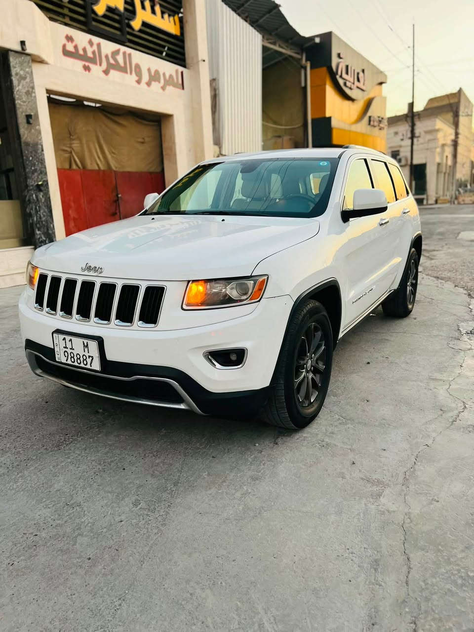 جيب لاريدو موديل ٢٠١٦ حادثها شبر صبغ ب قبق الجنطه فقط
بدون دواخل بدون اي ايرباك 
وباقي السياره كفاله عامه مكاني بغداد رقمي *********** سعر 188
