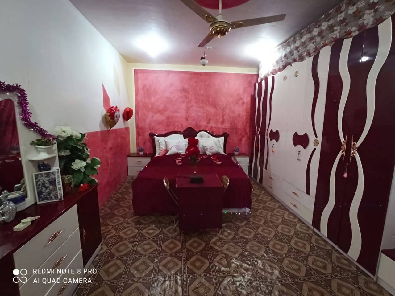 بيت طابقين للبيع/ استقبال 12×4 سقوف ثانوية مطبگ سيراميك وبورسلين الارضيه /المطبخ 5*5سيراميك لسقف صاله كبيرة كلش مفتوحة على الطبق الثاني/ غرفة عدد 6 القياس 6*4 كلهن نفس القياس حمامت وتوليتات ومغاسل مساحة البيت 400 متر طارمة حديقة گدام البيت نص دونم الخدمات ماء ئساله تبليط يوصل الباب البيت مدارس بتدائية و متوسطة البيت يرهم حسينيه ويرهم مدرسه اهليه بناء حديث الاتصال والوتساب والاستفسار ***********

نص مكتوب في الصور:
- REDMI NOTE 8 PRO AI QUAD CAMERA