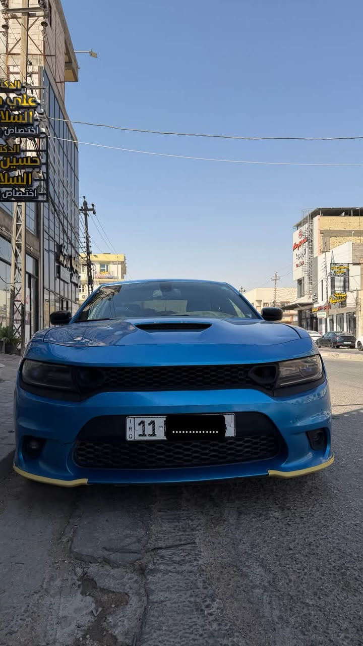 سلام عليكم 
جارجر لون بحري مديل 2018 للبيع 
مواصفات sxt معروفة 
رقم بغداد باسمي 
*********** 
صور الحادث والسونار بالمنشور 
سعرها 167 وبيها مجال للشراي 
مكان السيارة النجف قرب دوره القضاة 
وبخدمتكم
