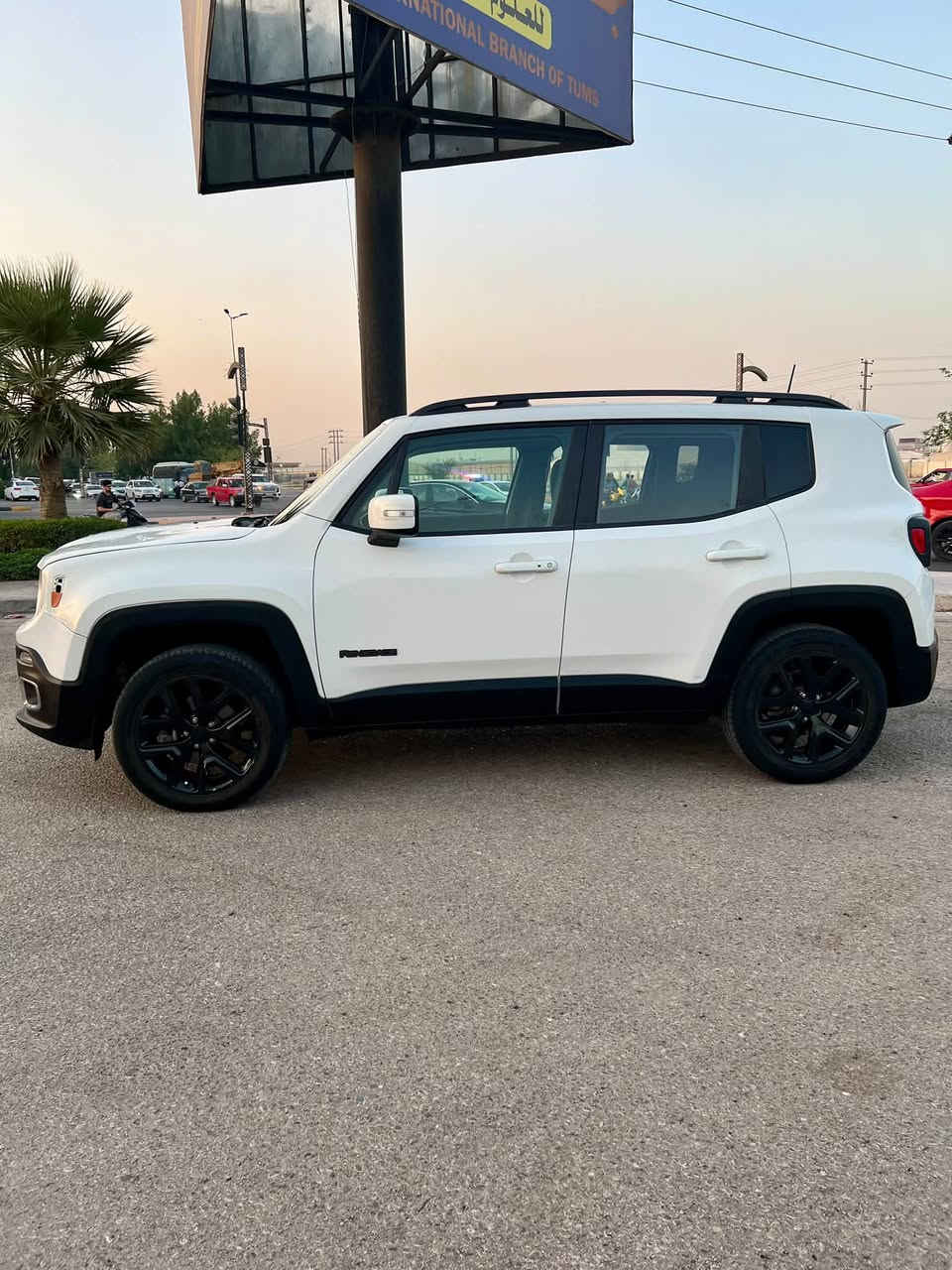 🚘 للبيع: Jeep Renegade Latitude 2018
🔥 سيارة جيب رينيجيد بحالة ممتازة، بمحرك 2.4 لتر وأداء قوي، مناسبة للاستخدام اليومي والسفر

🔹 المواصفات:
• الموديل: Jeep Renegade
• سنة الصنع: 2018
• المحرك: 2.4 لتر – 4 سلندر
• القوة: حوالي 180 حصان
• ناقل الحركة: أوتوماتيك 9 سرعات
• نظام الدفع: AWD – دفع رباعي

✨ مميزات السيارة:
• دفع رباعي AWD
• تصميم شبابي وعملي
• تحكم فول بالستيرنج
• مثبت سرعة (كروز كنترول)
• طقم إطارات جديد

📌 ملاحظات:
• السيارة كاملة وما بيها أي نقص
• جاهزة للفحص، والفحص على حساب المشتري

💰 السعر: 115$
📍 الموقع: كربلاء
📞 للتواصل: ***********
