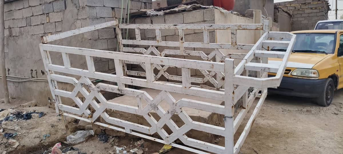سلام عليكم محجر كيا للبيع السعر 400 وبيه مجال لشراي العنوان ميسان العماره أبو رمانه رقم تصال ***********
