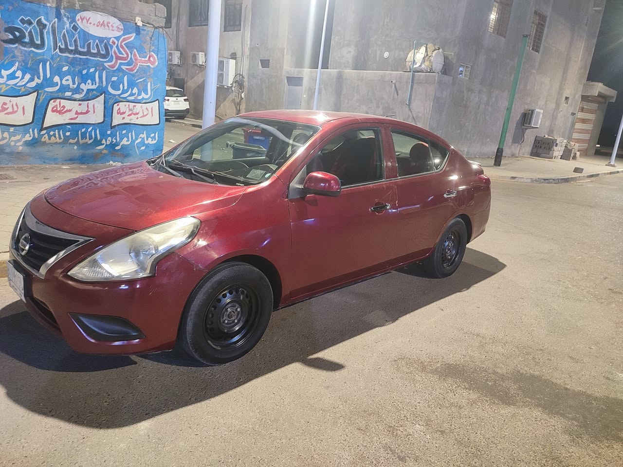 نيسان فيرست 2018 وارد امريكي جاملغ خلفي فقط رقمها نجف 
سياره نضيفه محركها 1600 حداده تبريد ثلج مابيها اي نقص 

***********.  السيارة بالبصرة
