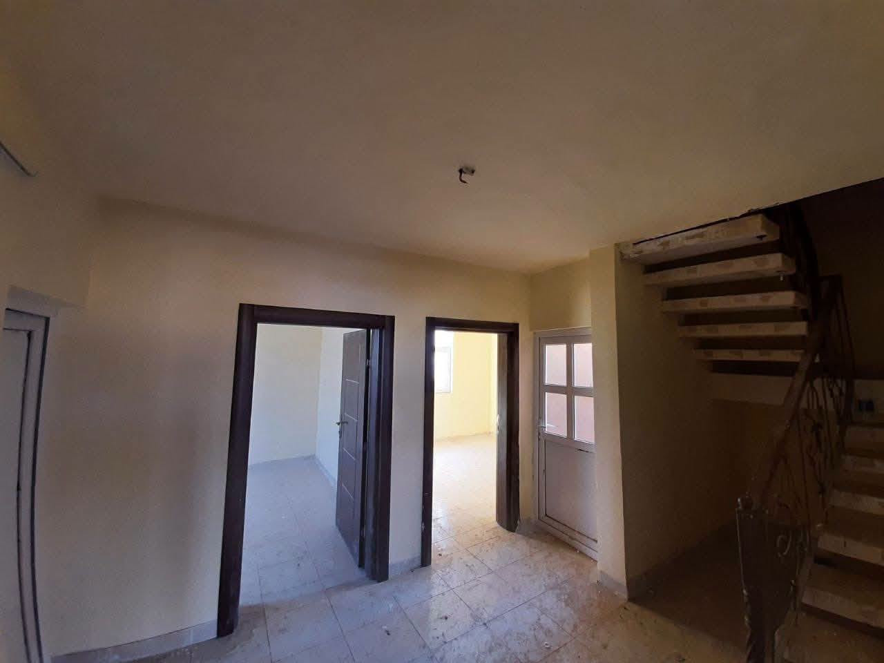 دار للبيع  تكريت - مجمع دريم ستي السكني    يرهم مراوس   او بيع نقدا 
مساحة الدار   ٢٠٠ متر 
طابق واحد 
مكون من غرفتين نوم 
صالة استقبال 
مطبخ 
حديقة 
كراج 
الدار مسدد كامل المبلغ الى الشركة 
السعر   /  ٩٠ مليون وبي مجال  

الاتصال على الرقم التالي 
***********
