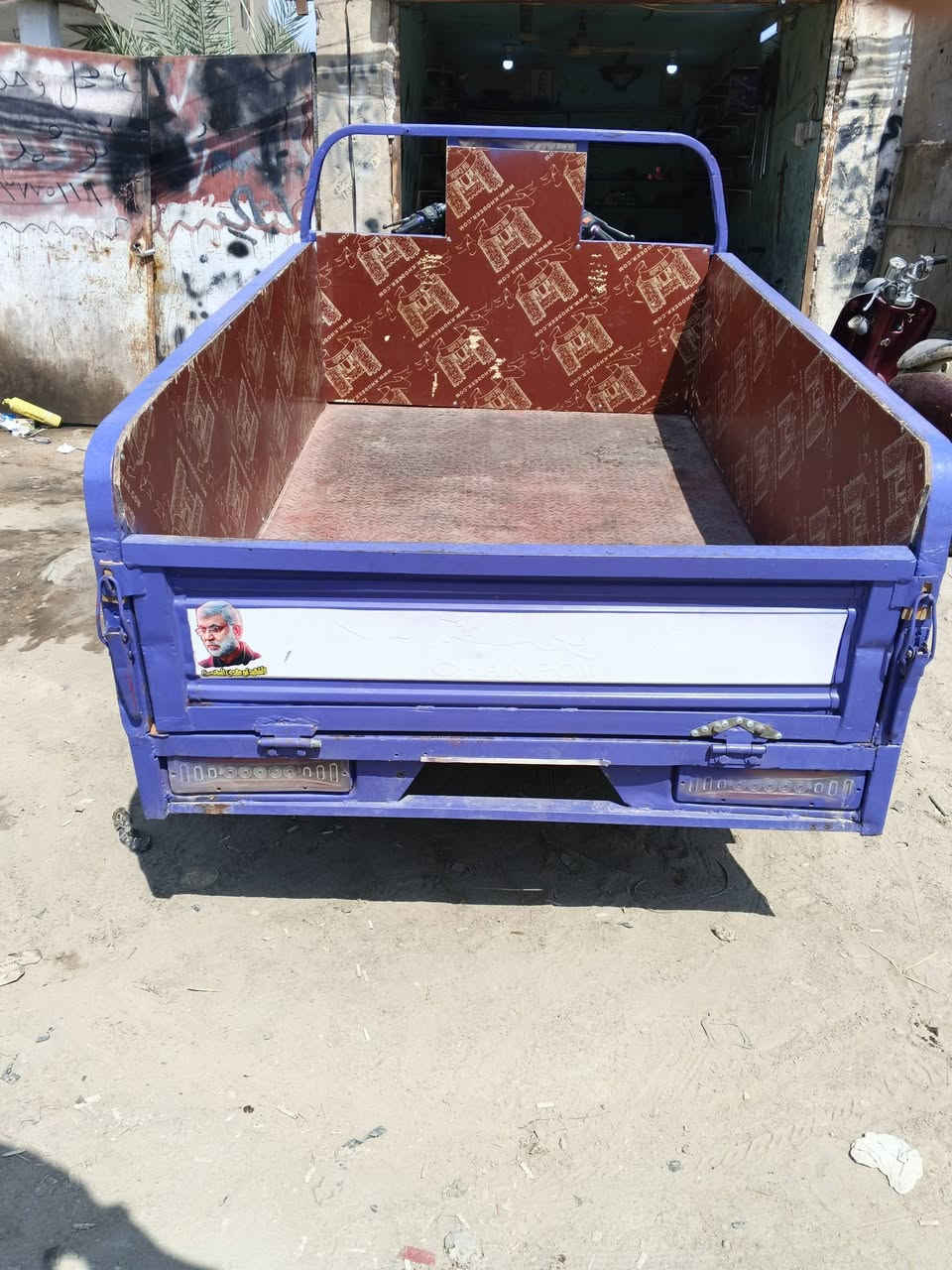 سلام عليكم ستوته للبيع موديل 2020 سعر 1900 اوراق اصولي مكاني الشراب بي بي خير ويدلل مكاني حله ناحيه أبو غرق رقمي ***********
