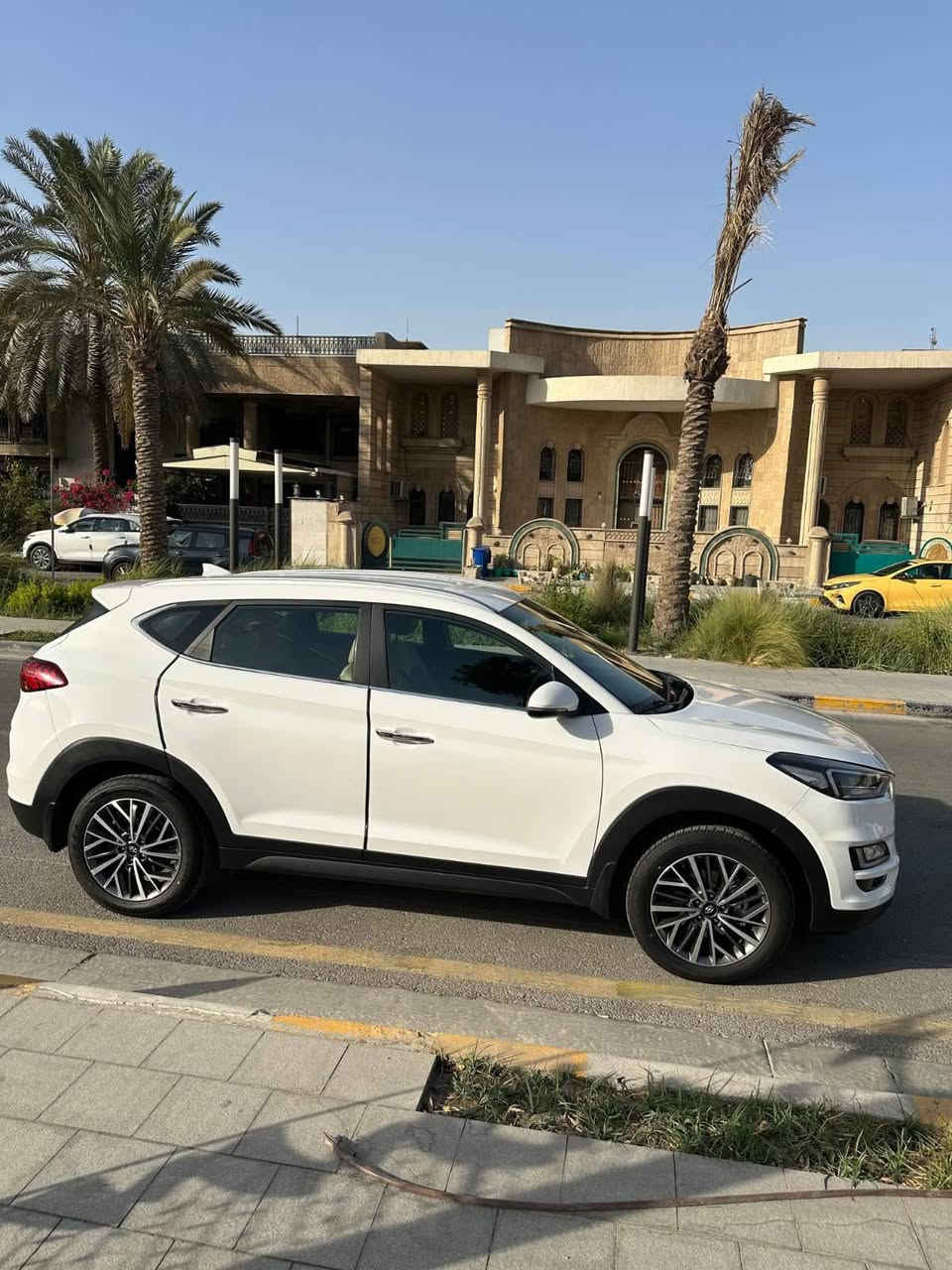 توسان موديل 2020 شركة الكاصد
فول موصفات عدا البانوراما 

رقم بغداد بأسمي تحويل مباشر .

ماشية 73 حقيقي 

السيارة مكفولة كفالة عامة من كلشي وجديدة بمعنى الكلمة

السعر 200 وبي مجال 

التواصل 
***********

مكان السيارة 
بغداد الزعفرانية
