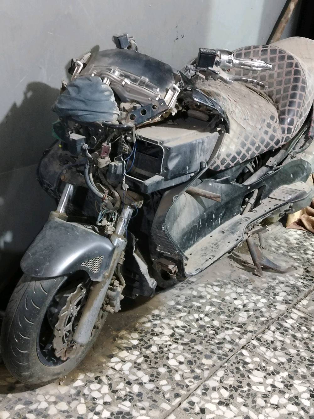 درجه فورزه 08 بصمه متروكه صارله سنه كوم حديد السعر 150 الف مكاني بغداد الشعب للتواصل *********** بدون اوراق 