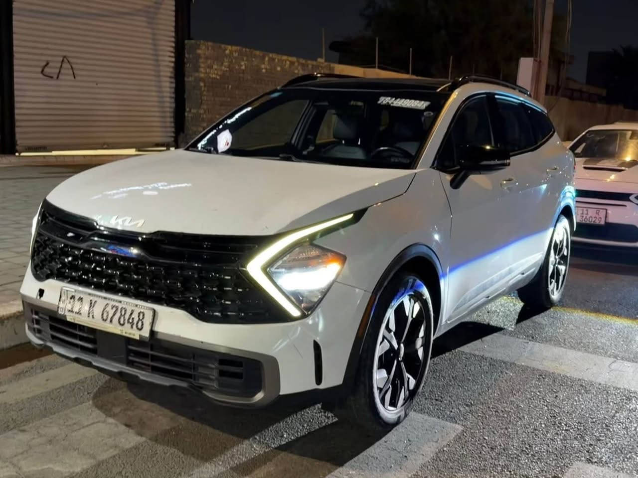 السلام عليكم كيا سبورت
🔥🔥 للبيع Kia Sportage X-Line 2023 🇺🇸 🔥🔥

🚘 كيا سبورتج X-Line 2023
🇺🇸 وارد أمريكي
⛽ بنزين 2.5
🛞 دفع رباعي AWD
⚙️ قير أوتوماتيك 8 سرعات
⭐ فل مواصفات
🤍 لون صدفي
📍 الممشى: 52 ألف كم

✨ السيارة مرتبة وحلوة، ومواصفاتها عالية:
🖥️ شاشة كبيرة
📱 Apple CarPlay / Android Auto
🔑 بصمة وتشغيل زر
💺 مقاعد جلد
❄️ تبريد وتدفئة
🛡️ أنظمة أمان ومساعدة قيادة
🛞 جنوط X-Line

🔧 الحادث: بنيد وجاملغ بارد فقط
🎨 بدون صبغ — حسب المذكور
يعني السيارة ما عليها صبغ، والتصليح كان بارد.

📍 الموقع: باب الشيخ – حي الكيلاني

💰 السعر عند الاتصال
📞 ***********

🔥 سبورتج X-Line… شكل فخم، مواصفات كاملة، ودفع رباعي.
📞 اللي جاد بالشراء يتفضل يتصل، والسيارة تفحص من أي جهة يختارها المشتري.
