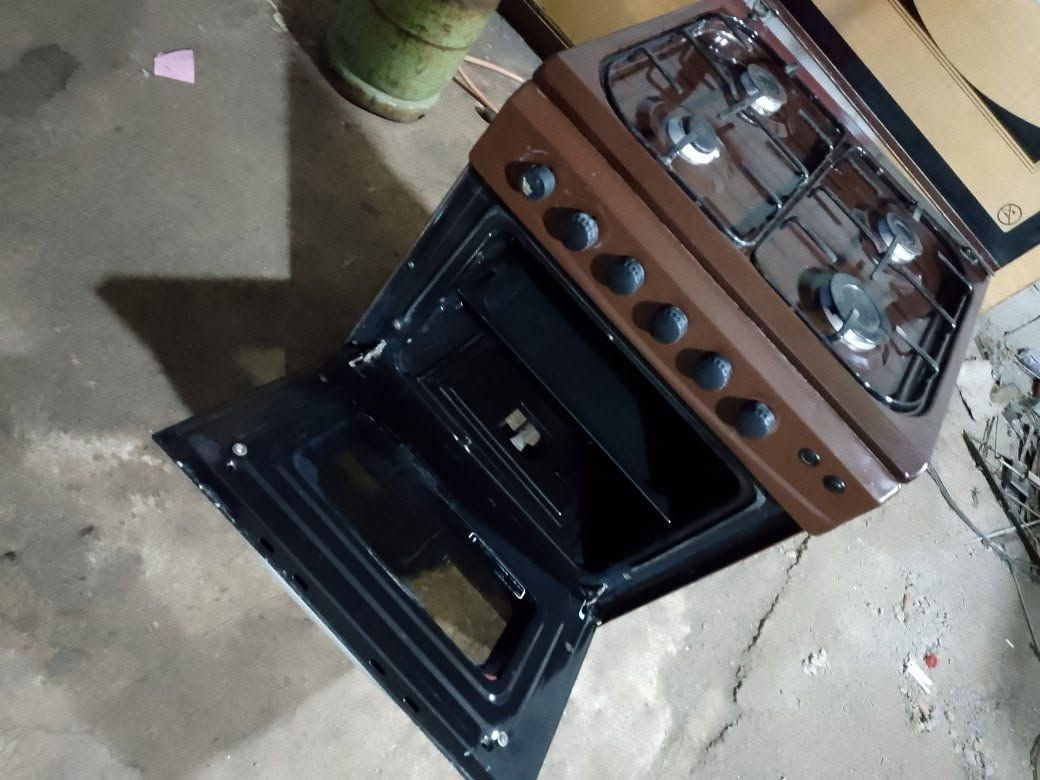 السعر 80 شرط لاخيسان ولازنجار ولا صبغ.. للبيع او معارض مع طباخات تعبانه والفرق حسب الاتفاق والقناعه 
طباخ عيون وفرونه شرط التشغيل كلو شغال شرط 
نظام بواري نظام الفرن خطين 
يارمجه الشرقيه الاولى 
*********** واتساب واتصال 
*********** اتصال 
اذا عندك معارض دزلي صورو عالواتساب الكورك بي واتساب
