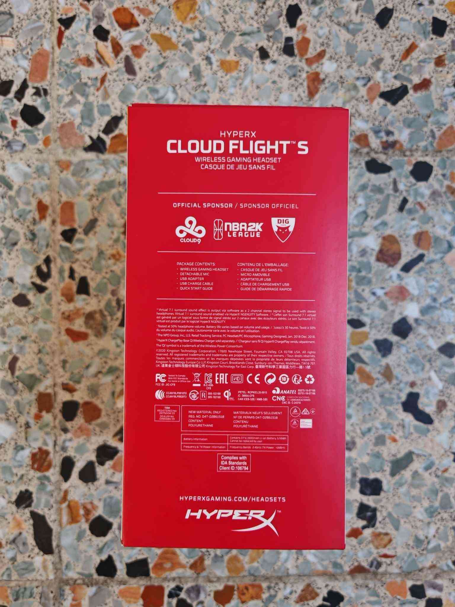 للبيع هايبر اكس كلاود فلايت اس وايرليس مستعمل نظيف جدا (HyperX Cloud Flight S Wireless)

سماعة ألعاب لاسلكية احترافية من هايبر اكس HyperX، بحالة نظيفة جداً واستعمال شخصي قليل البطارية بعدها ميه بالميه 30 ساعه، فقط جلد الرأس الهيدباند واكع منه اثر التنظيف موضح بالصور وتكدر تبدله بالصناعه او اي احد عنده اكسسوارات سماعات.

السماعة تعمل بشكل ممتاز، وجميع الوظائف والأزرار والمايكروفون والاتصال اللاسلكي شغالة، وتأتي مع الكارتون الأصلي وجميع الملحقات.

 أهم المميزات
 اتصال لاسلكي 2.4GHz
اتصال سريع ومستقر بدون تأخير ملحوظ، عن طريق USB Wireless Adapter.

 صوت قوي وواضح
درايفرات بحجم 50mm تعطي صوتاً واضحاً وقوياً للألعاب، الأفلام والموسيقى.

 تقنية Virtual 7.1 Surround Sound
صوت محيطي افتراضي يساعد على تحديد اتجاه الخطوات، الطلقات والأصوات داخل الألعاب.

 عمر البطارية يصل إلى حوالي 30 ساعة حسب مستوى الصوت وطريقة الاستخدام.

 شحن لاسلكي Qi
تدعم الشحن اللاسلكي باستخدام قاعدة شحن متوافقة مع معيار Qi، بالإضافة إلى الشحن عن طريق USB.

 مايكروفون قابل للفصل
مايكروفون Noise-Cancelling قابل للفصل، مع زر لكتم الصوت ومؤشر LED.

 تقنية Mic Monitoring
إمكانية سماع صوتك أثناء التحدث.

 التحكم بصوت اللعبة والمحادثة بشكل منفصل
يمكن تعديل توازن Game / Chat مباشرة من السماعة.

 أزرار تحكم مباشرة على السماعة
التحكم بالصوت، التشغيل، كتم المايك، تشغيل/إيقاف 7.1 وغيرها بدون الحاجة لاستخدام الحاسبة.

 وسادات أذن مريحة مناسبة لجلسات اللعب الطويلة.

 برنامج HyperX NGENUITY
إمكانية تخصيص بعض إعدادات السماعة والأزرار من خلال البرنامج.

 المواصفات الاخرئ
• مدى الاتصال: يصل إلى 20 متر تقريباً
• الاستجابة الترددية: 10Hz – 20kHz
• المقاومة: 32Ω
• الوزن: حوالي 310g
• الوزن مع المايكروفون: حوالي 320g

 المحتويات

 السماعة HyperX Cloud Flight S
 المايكروفون الأصلي القابل للفصل
 USB Wireless Adapter الأصلي
 كيبل الشحن USB
 الكارتون الأصلي
 جميع الملحقات الأصلية الموجودة معها

 الحالة
 نظيفة جداً واستعمال شخصي قليل
 بدون كسر
 الصوت يعمل بشكل ممتاز
 الاتصال اللاسلكي يعمل بشكل ممتاز
 المايكروفون يعمل بشكل ممتاز
 جميع الأزرار والتحكمات تعمل

 الموقع: بغداد، الغدير قرب الربيع سنتر

 السعر: 115،000 دينار عراقي بي مجال بسيط جدا

 المعاينة والتجربة متاحة قبل الشراء.

 يوجد توصيل لبغداد المحافظات

 للمهتمين، مراسلة خاص او على رقم الهاتف 
*********** بغداد, العراق
