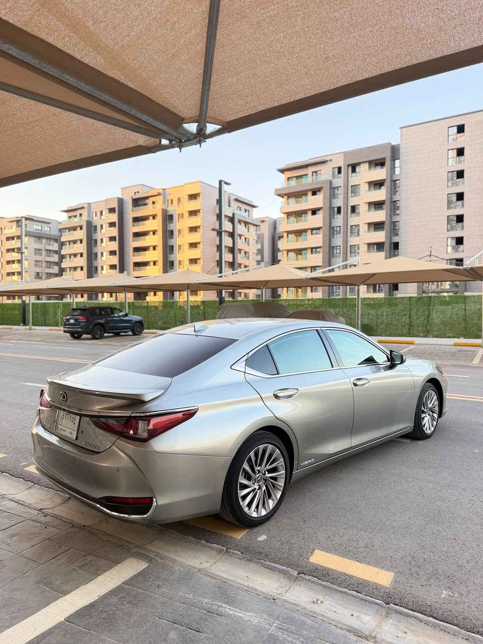 لكزز هايبرد موديل 21فئه لكجري لترا سياره فول مواصفات 5كامرات360درجه 5ردارات سياره ماشيه 50الف كيلو مكانه العامرية ضرهه جاملغ خلفي بصف سايق قبق صندوق ***********
