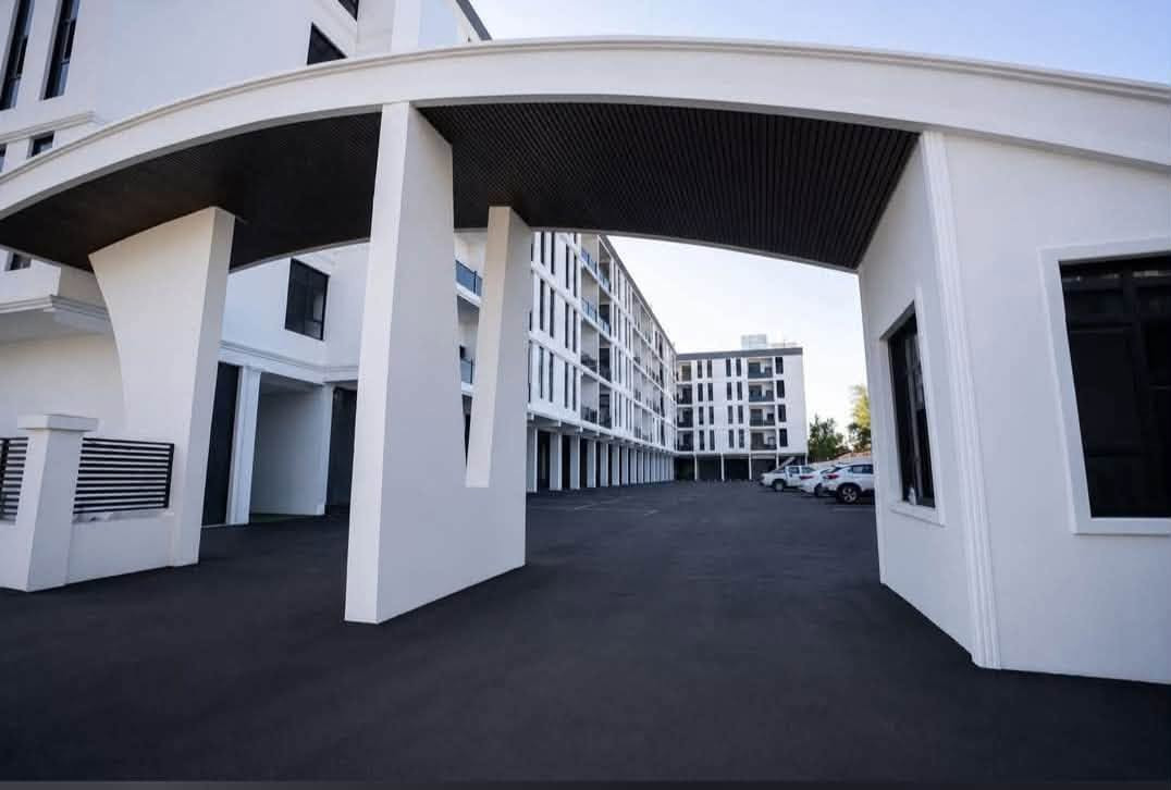 ✨ فرصة مميزة للسكن والاستثمار في موقع راقٍ ومميز جداً

📍 الموقع: بغداد – السيدية، شارع الضباط
🏢 مجمع درة السيدية
📐 المساحة: 142 م²

الشقة تتكون من:

* 🛋️ صالتين
* 🛏️ 3 غرف نوم
* 🚿 2 حمام
* 🍳 مطبخ
* 🧺 غرفة لوندري

⭐ مميزات المجمع:

* 🛗 مصاعد
* 🚗 بارك سيارات كبير
* 🛡️ سكيورتي وحماية
* 🔐 بوابات ذكية
* 📍 موقع مميز وسهل الوصول

🏠 الشقة جديدة وغير مسكونة، ومناسبة جداً للعوائل  و بموقع مميز.

💯 التواصل مباشر مع صاحب الشقة
🚫 بدون دلالية
🚫 بدون وسيط
✅ لا توجد أي عمولة أو أجور دلالة

📞 للاستفسار ومعرفة السعر والتفاصيل، ***********
***********
