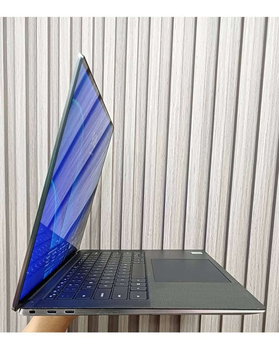 بريسيجن 5550 • شاشة 4K لمس • رام 32GB