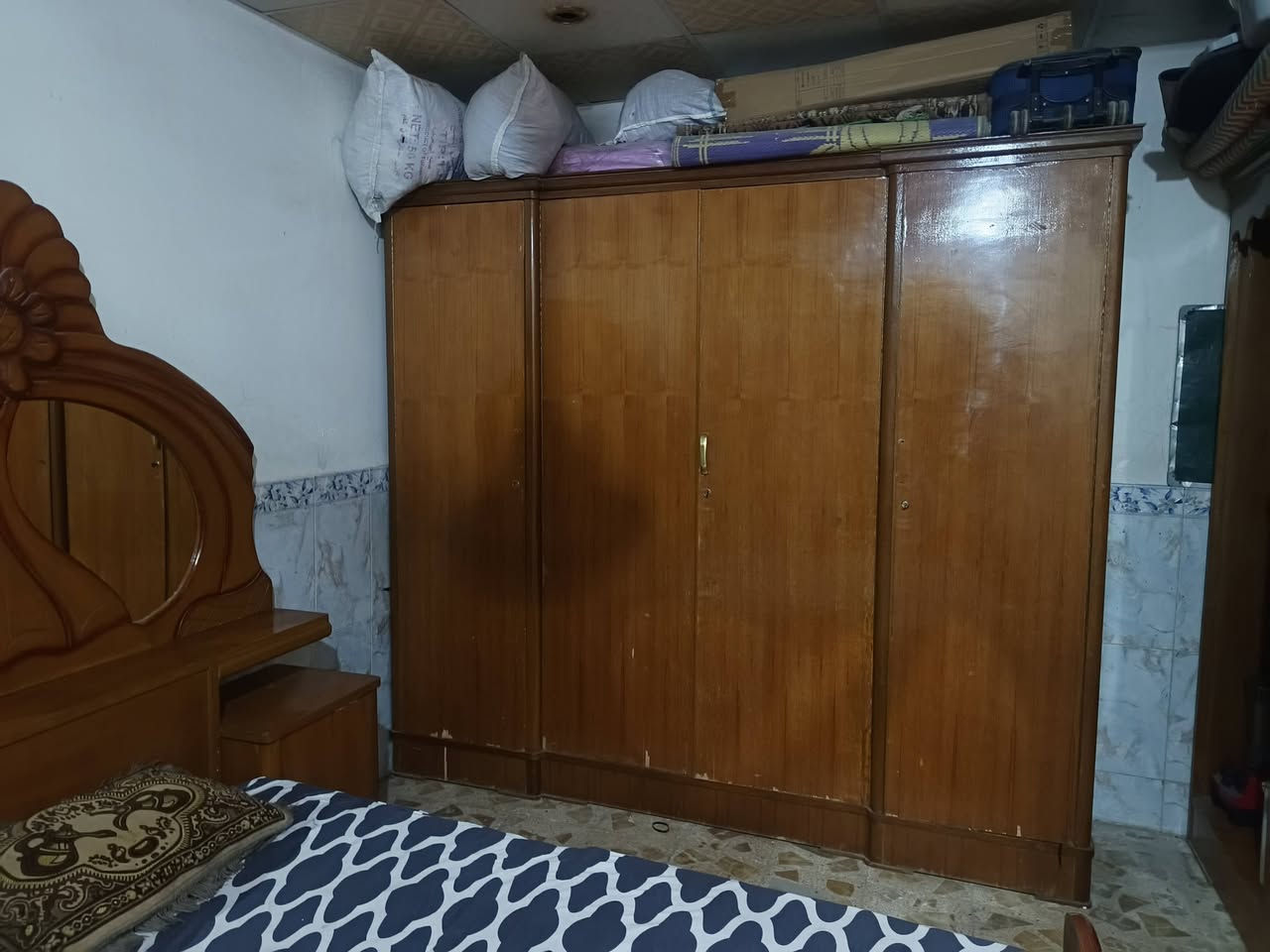 يا الله السلام عليكم غرفة أخشاب تسگام صاج أربعة بيبان العنوان نجف حي العسكري سعر ٩٠٠ 
***********
