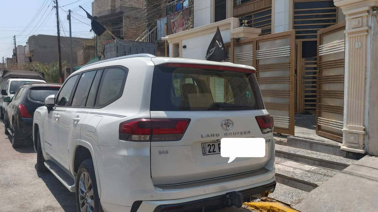 سلام عليكم 
لاندكروز موديل ٢٣ رقم اربيل تريد وكاله تريد تحويل 
السياره ماشيه ٥٢ الف حقيقي مكانه بغداد المشتل ساز اصل ام التطبيق مكفوله كفاله عامه عدا جكه موضحه بالصوره 
سعره ٦٤٨ ورقه
 *********** مراوس فقط لاندكروز ١٤ او ١٥ جديد اذا مو جديد ما اراوس
